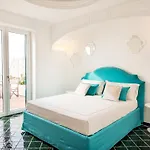 Amira 4* אנה קאפרי