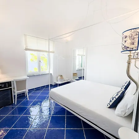 Frühstückspension Amira 4*