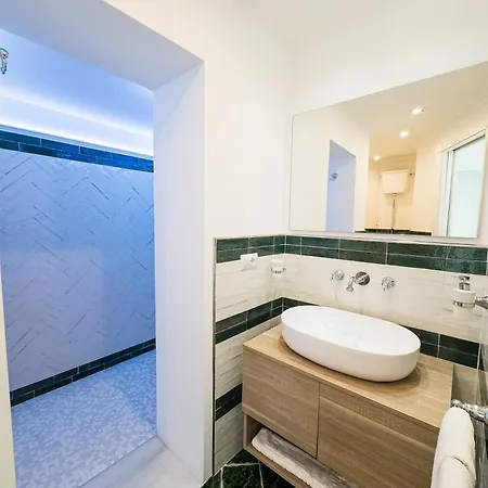 Bed and Breakfast Amira 4*