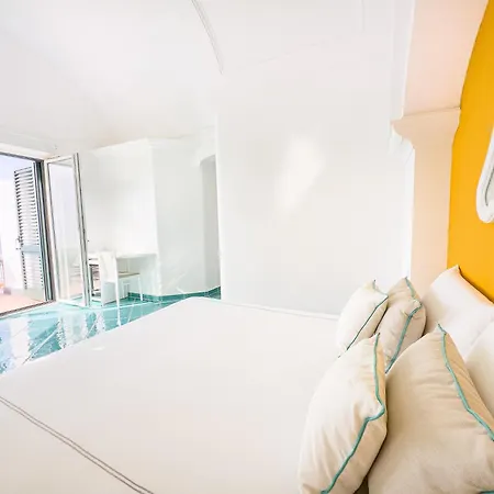 Amira Oda ve Kahvaltı 4*